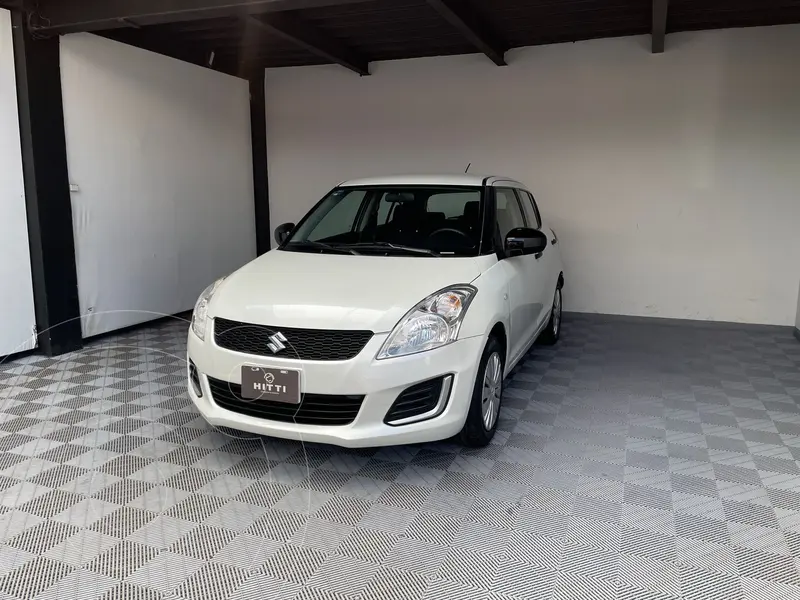 Foto Suzuki Swift GA usado (2017) color Blanco precio $185,000