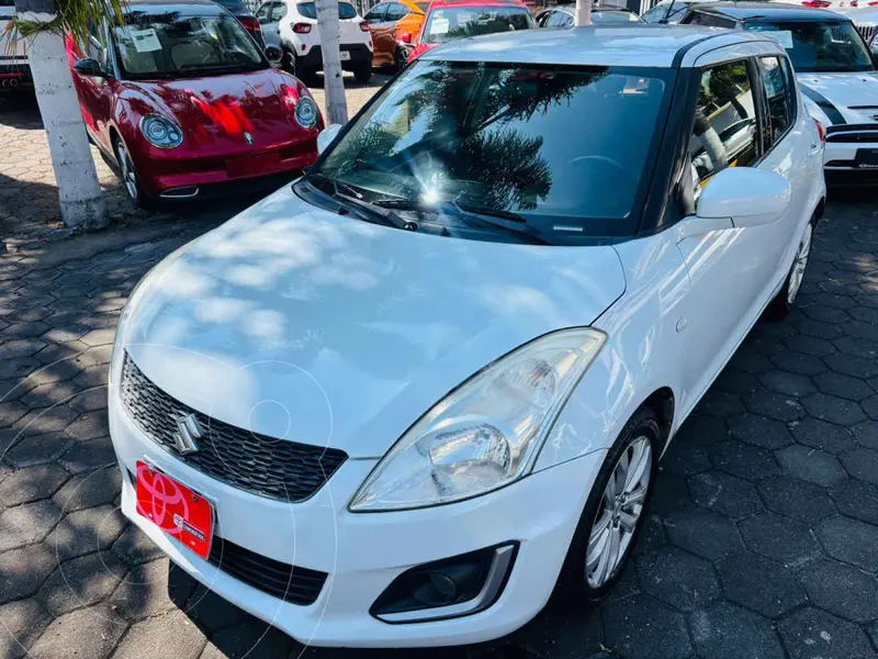 Foto Suzuki Swift GLS usado (2014) color Blanco precio $147,000