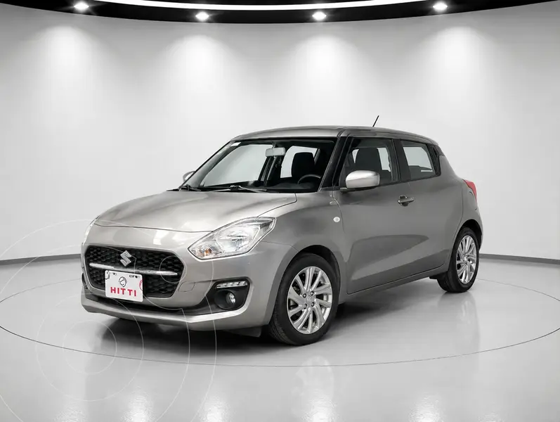 Foto Suzuki Swift GLS Aut usado (2023) color plateado precio $268,000