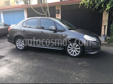 foto Suzuki SX4 Sedán 2.0L Aut. usado (2011) color Gris precio $112,000