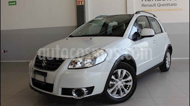 Suzuki SX4 X-Over 2.0L usado (2013) color Blanco precio $135,000