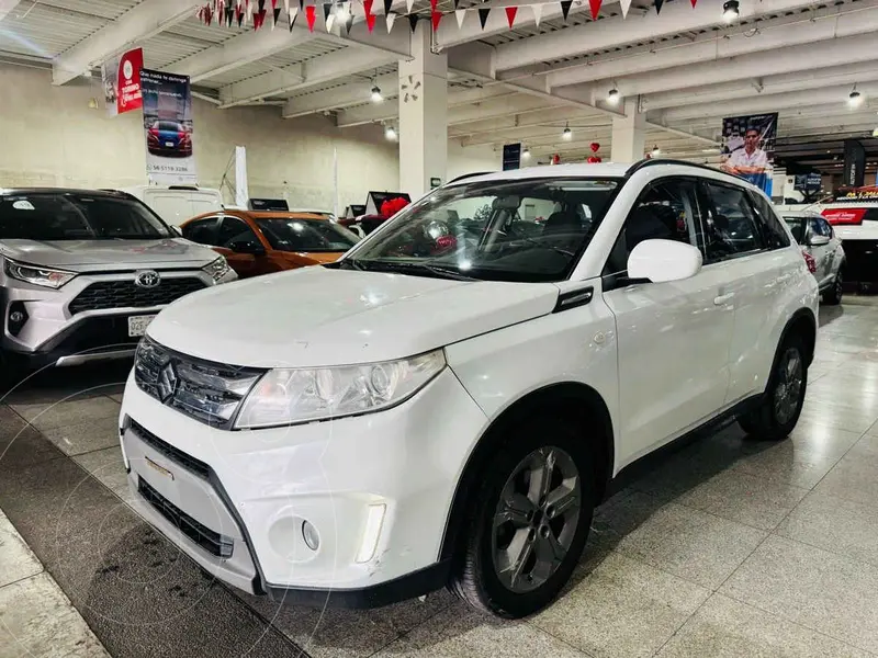 Foto Suzuki Vitara GLS Aut usado (2017) color Blanco precio $230,000