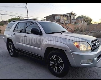 Toyota 4 Runner SR5 usado (2004) color Plata precio $125,000