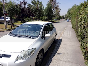 foto Toyota Auris 1.6L LEI usado (2009) color Blanco precio $4.600.000