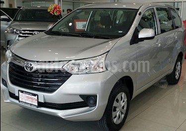 foto Toyota Avanza LE nuevo color Plata precio $242,100