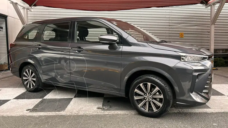 Foto Toyota Avanza XLE usado (2022) color Gris precio $310,000