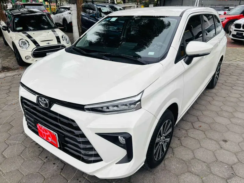 Foto Toyota Avanza XLE usado (2022) color Blanco precio $329,000