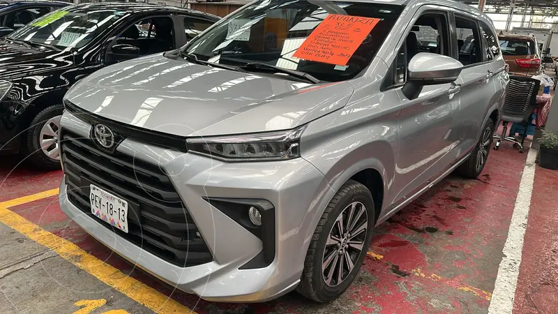 Foto Toyota Avanza XLE Aut usado (2023) color Plata financiado en mensualidades(enganche $85,000 mensualidades desde $7,700)
