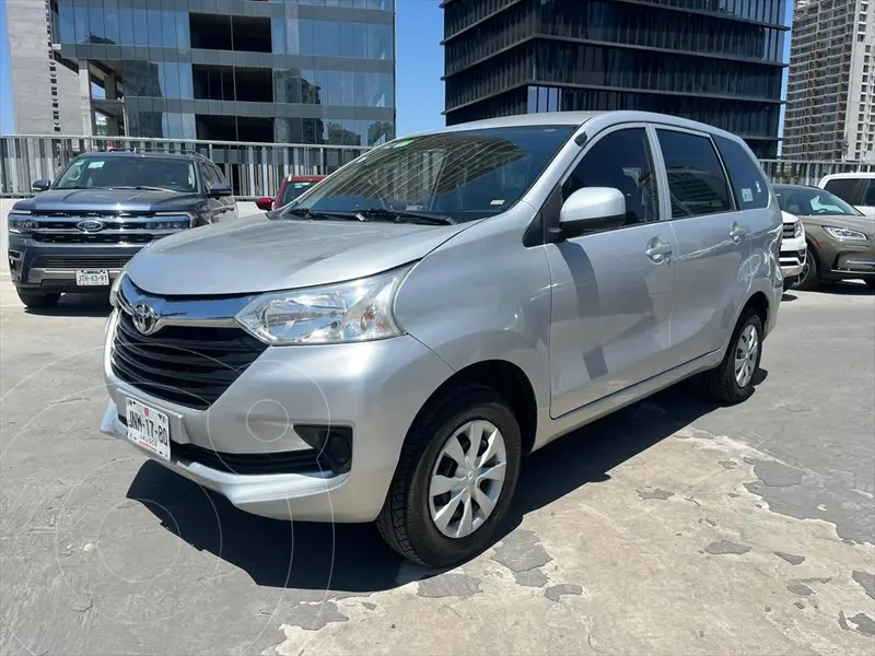Foto Toyota Avanza LE Aut usado (2017) color Plata precio $229,000