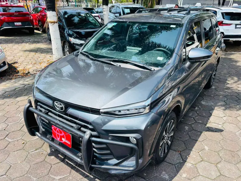 Foto Toyota Avanza XLE Aut usado (2023) color Gris financiado en mensualidades(enganche $90,569 mensualidades desde $8,045)