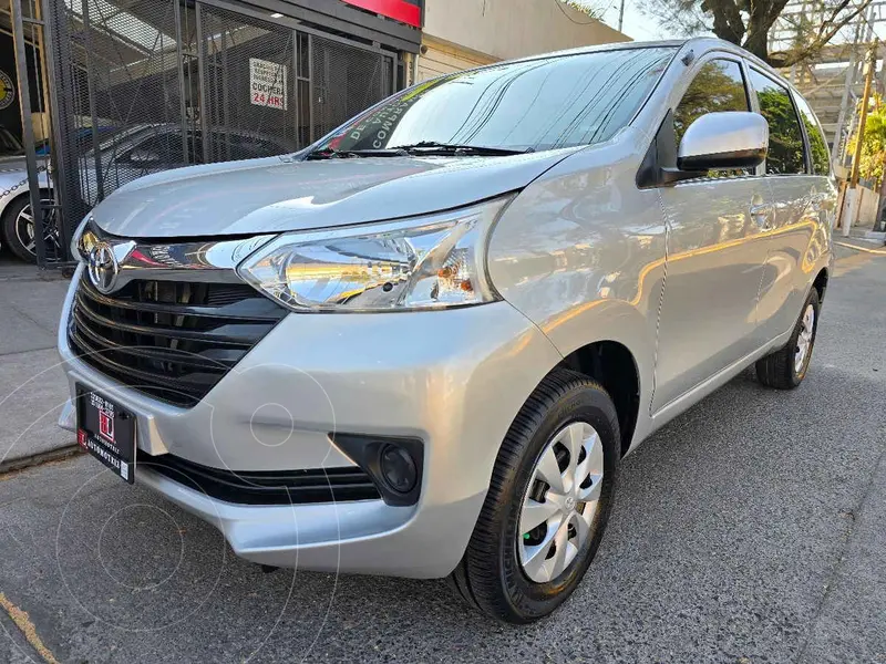 Foto Toyota Avanza XLE Aut usado (2017) color Plata precio $239,900
