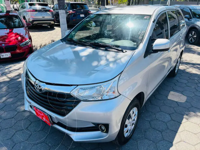 Foto Toyota Avanza LE usado (2019) color Plata precio $247,000