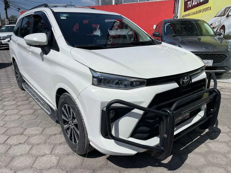 Foto Toyota Avanza XLE usado (2022) color Blanco precio $330,000