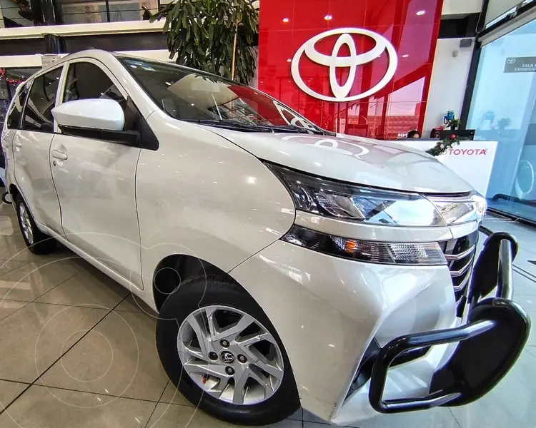 Foto Toyota Avanza XLE Aut usado (2020) color Blanco precio $263,000