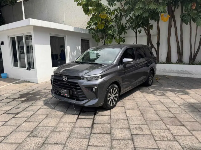 Foto Toyota Avanza XLE Aut usado (2024) color Gris precio $340,000