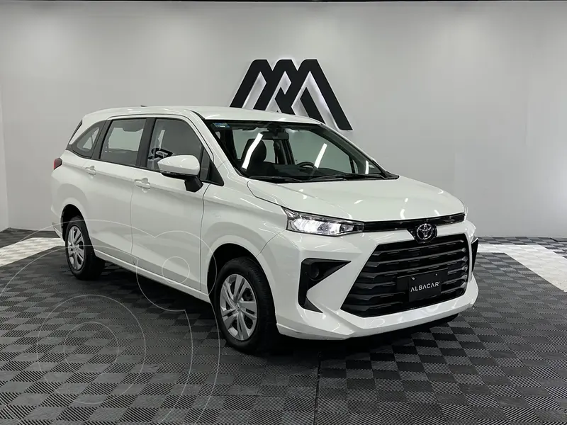 Foto Toyota Avanza LE usado (2023) color Blanco precio $309,999