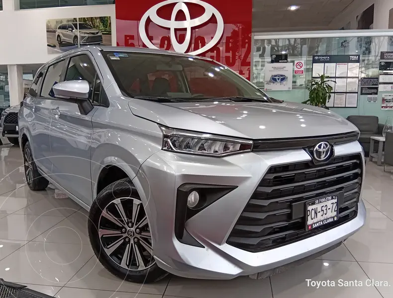 Foto Toyota Avanza XLE usado (2022) color plateado precio $329,000