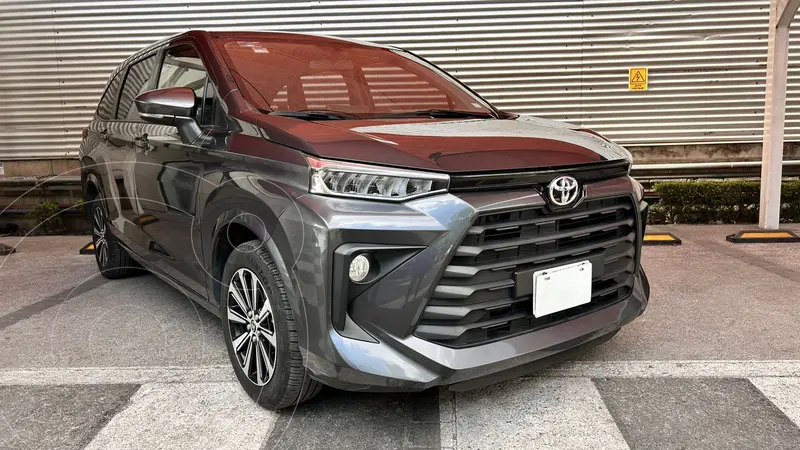 Foto Toyota Avanza XLE Aut usado (2023) color Gris precio $365,000