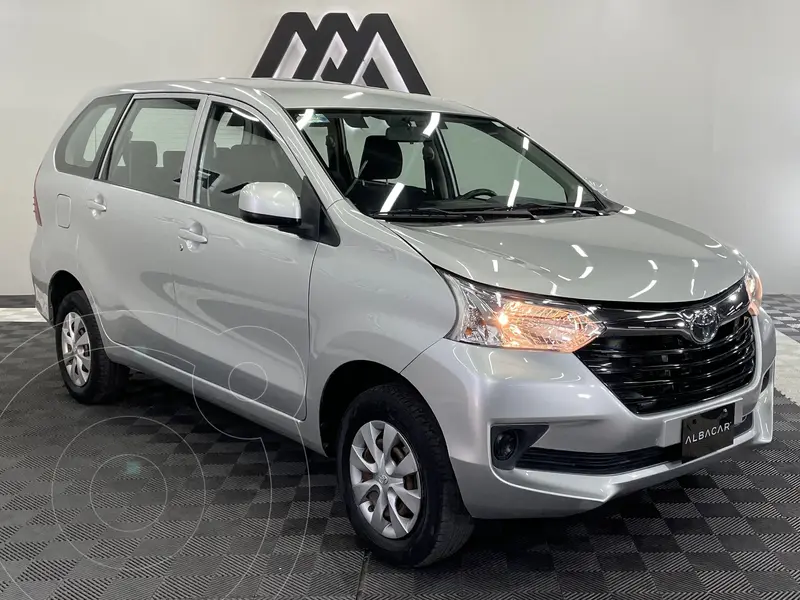 Foto Toyota Avanza LE usado (2019) color plateado precio $239,999