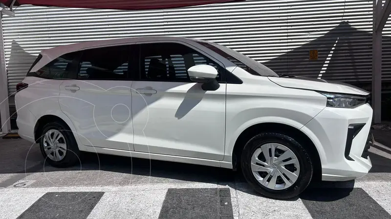 Foto Toyota Avanza LE usado (2023) color Blanco financiado en mensualidades(enganche $133,760 mensualidades desde $5,746)