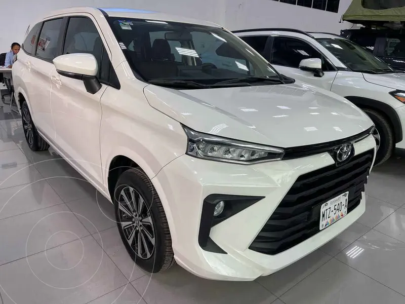 Foto Toyota Avanza XLE Aut usado (2024) color Blanco financiado en mensualidades(enganche $96,750 mensualidades desde $8,169)