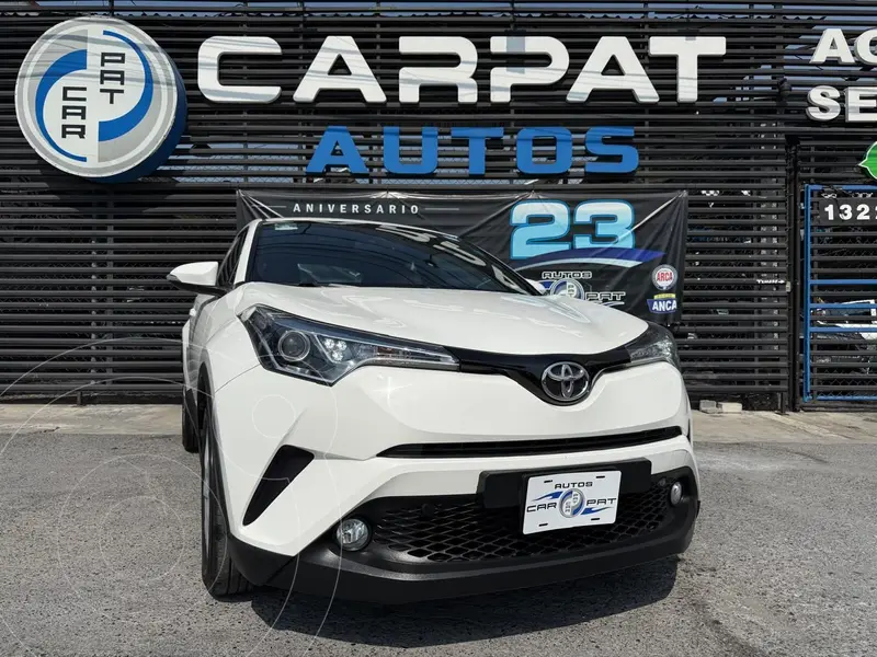 Foto Toyota C-HR 2.0L usado (2019) color Blanco precio $329,000