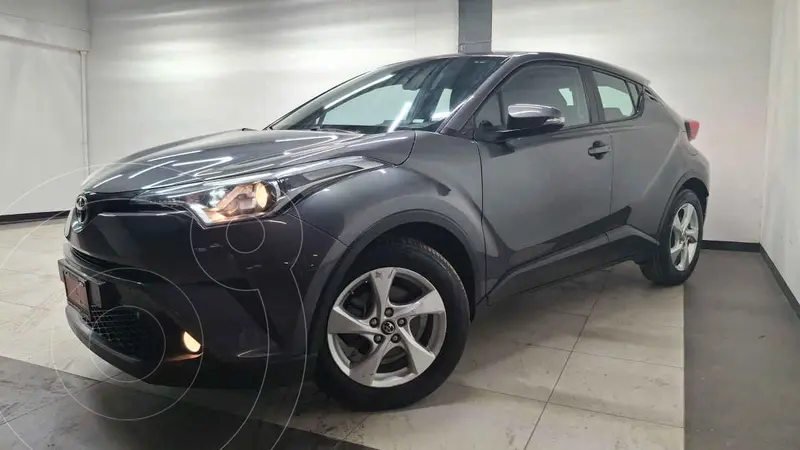 Foto Toyota C-HR 2.0L usado (2019) color Gris financiado en mensualidades(enganche $78,100 mensualidades desde $7,704)
