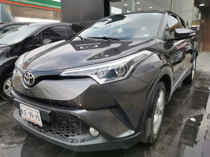 Foto Toyota C-HR 2.0L usado (2019) color Gris precio $400,000