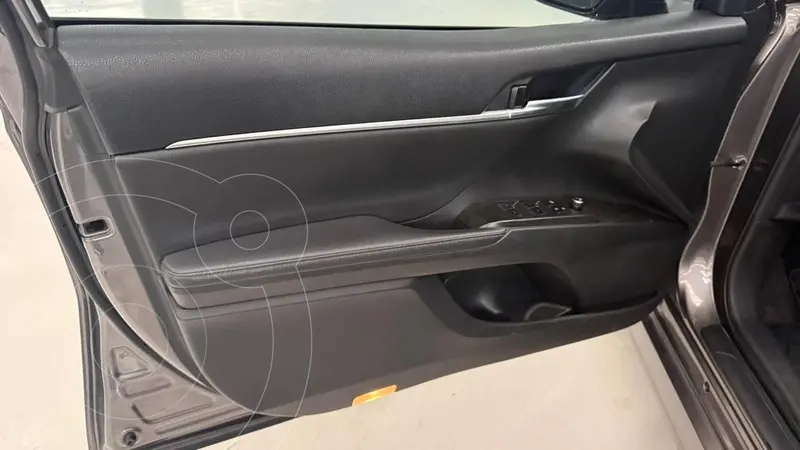 toyota camry-hev