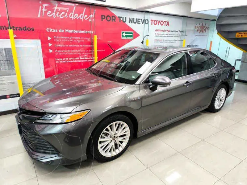 Foto Toyota Camry HEV XLE 2.5L Navi Hibrido usado (2019) color Gris financiado en mensualidades(enganche $87,780 mensualidades desde $8,659)