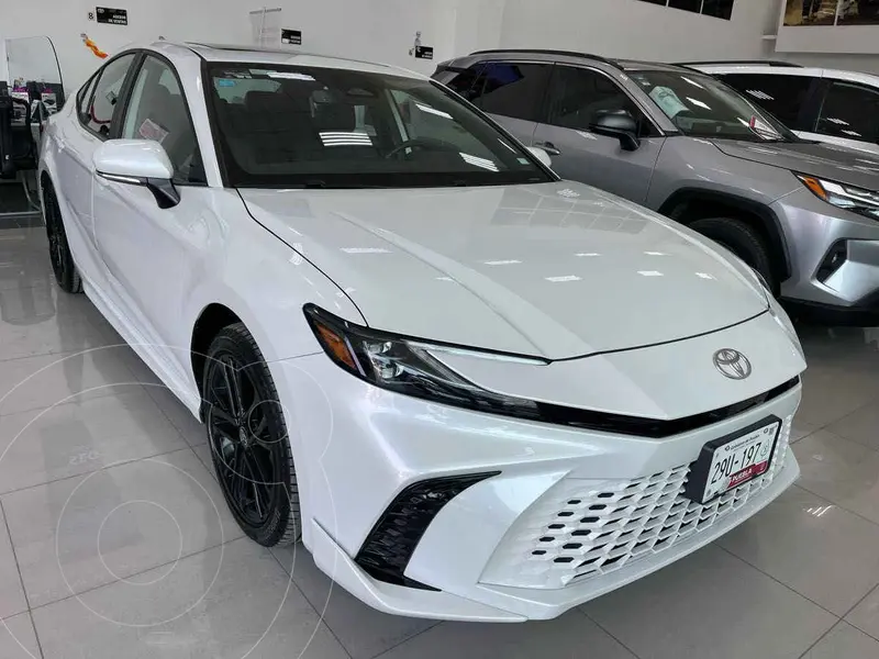 Foto Toyota Camry HEV XSE usado (2025) color Blanco precio $630,000