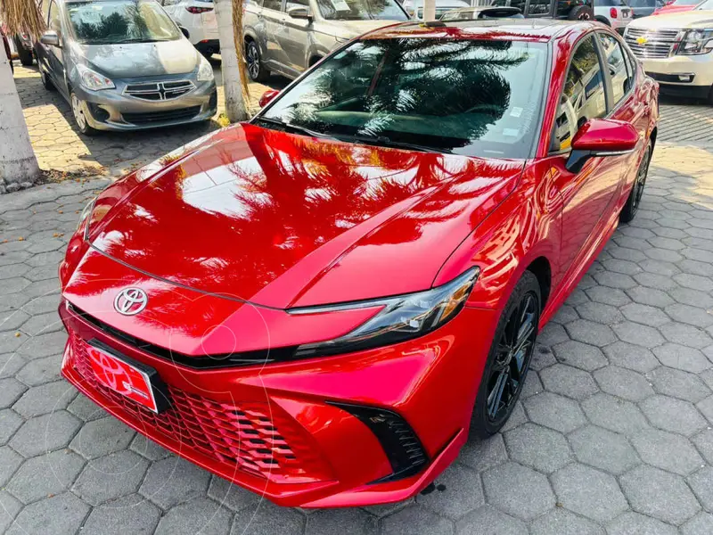 Foto Toyota Camry HEV XSE usado (2025) color Rojo financiado en mensualidades(enganche $173,881 mensualidades desde $15,445)