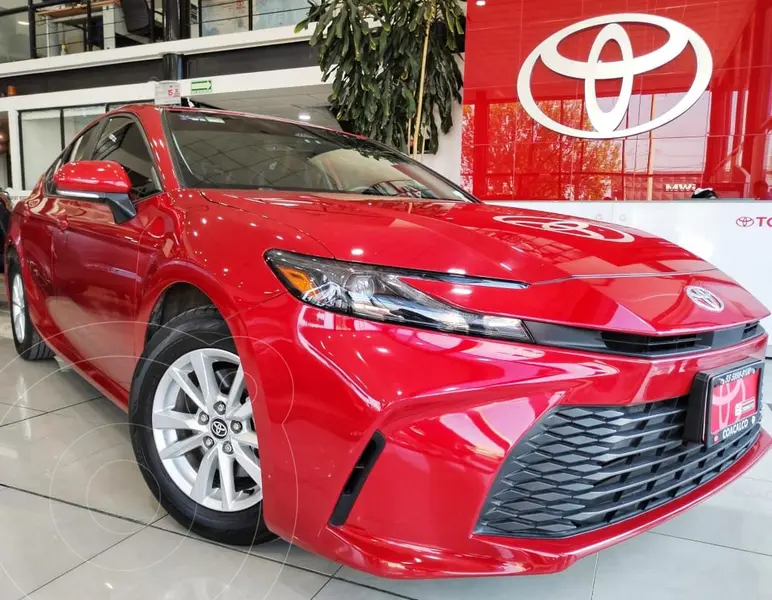 Foto Toyota Camry HEV LE usado (2025) color Rojo precio $569,000