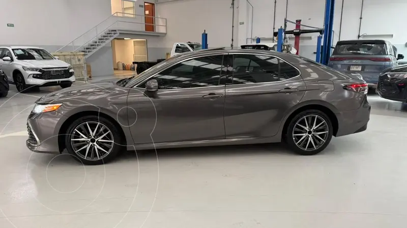 toyota camry-hev