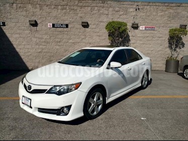 Foto venta Auto usado Toyota Camry 4p SE V6/3.5 Aut (2013) color Blanco precio $155,000