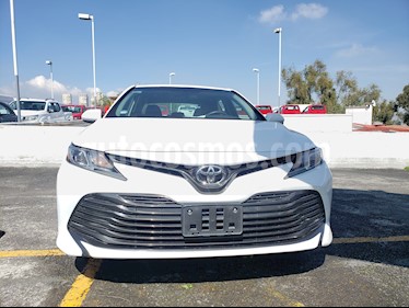 foto Toyota Camry LE 2.4L usado (2018) color Blanco precio $305,000