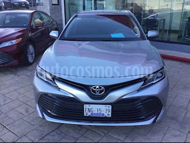 foto Toyota Camry LE 2.4L usado (2018) color Plata precio $335,000