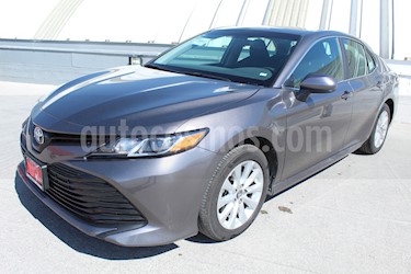 Foto venta Auto usado Toyota Camry LE 2.5L (2018) color Gris Metalico precio $345,000