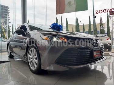 foto Toyota Camry LE 2.5L usado (2019) color Gris precio $382,000
