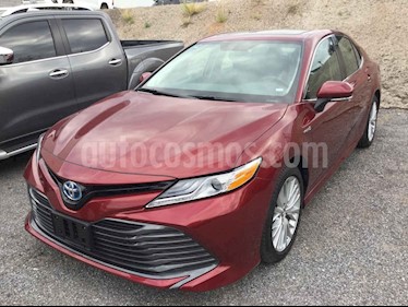 Toyota Camry XLE 2.5L Navi usado (2019) color Vino Tinto precio $590,000