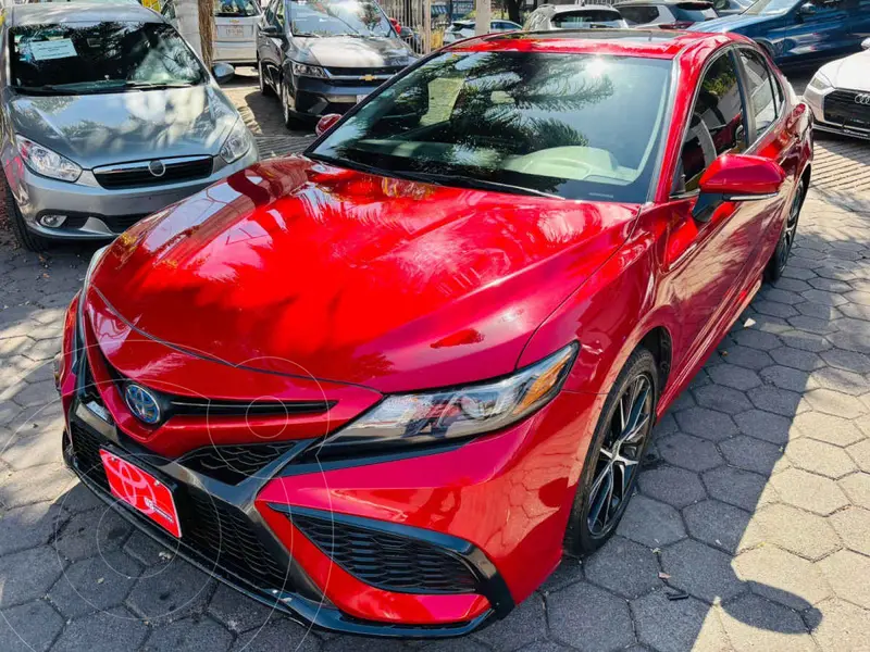 Foto Toyota Camry SE usado (2024) color Rojo financiado en mensualidades(enganche $149,694 mensualidades desde $13,296)