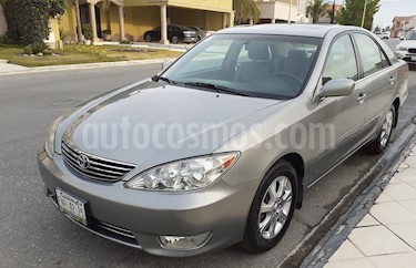 foto Toyota Camry XLE 3.5L V6 usado (2006) color Verde Oliva precio $85,000