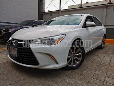 Toyota Camry LE 2.5L usado (2015) color Blanco precio $185,000