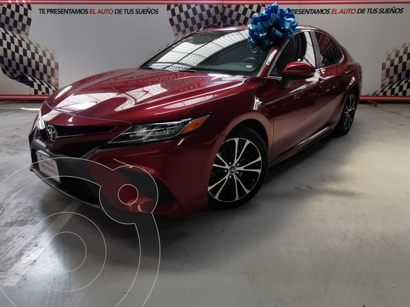 Toyota Camry SE 2.5L usado (2018) color Rojo precio $393,999