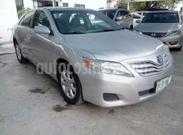 foto Toyota Camry LE 2.4L usado (2011) color Plata precio $129,000