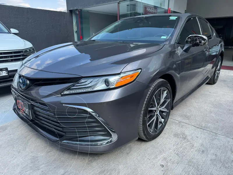 Foto Toyota Camry XLE usado (2022) color Gris financiado en mensualidades(enganche $117,175 mensualidades desde $8,960)