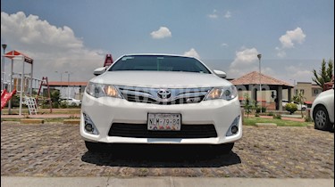 foto Toyota Camry XLE 2.5L Navegación usado (2012) color Blanco precio $168,000