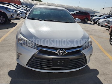 foto Toyota Camry XLE 2.5L usado (2017) color Blanco precio $279,000