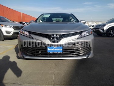 Toyota Camry XLE 2.5L Navi usado (2019) color Plata precio $443,000