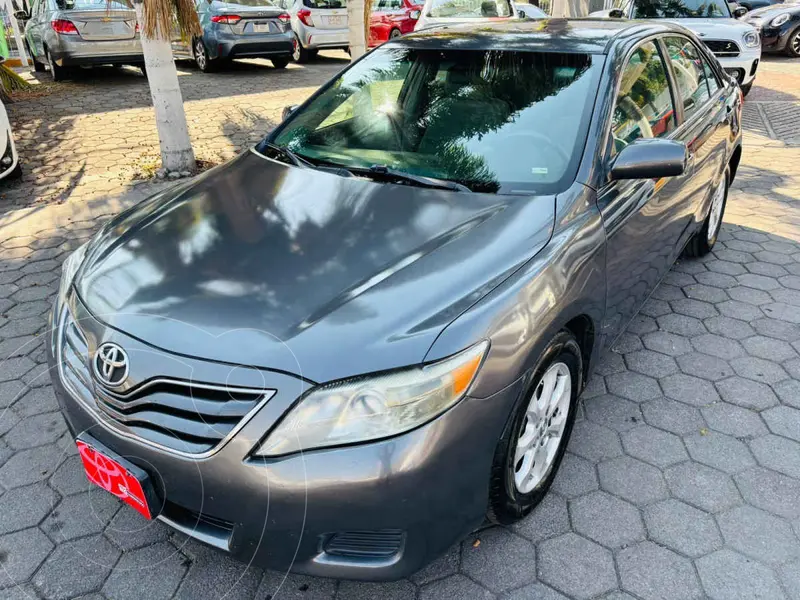Foto Toyota Camry LE 2.4L usado (2010) color Gris precio $147,000